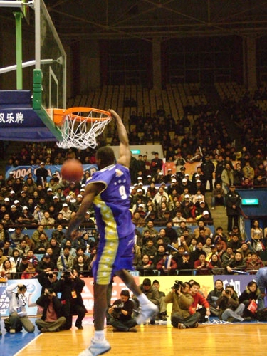 阿根廷记者：目前埃斯特旺比亚马尔出色，前者的终结能力更强（阿媒记者：埃斯特旺目前更出彩，终结能力胜过比亚马尔）