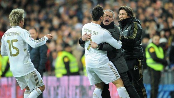 TA：利物浦担心伊萨克遭遇重伤，有可能在冬窗继续引进前锋（TA：伊萨克疑似重伤引发利物浦担忧，冬窗或再引进前锋）