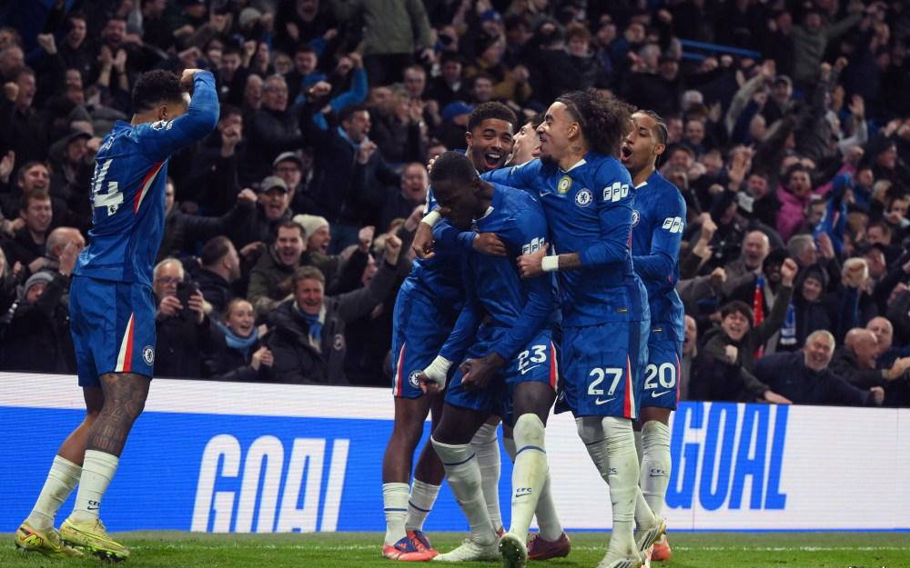 队报：巴黎有意埃里克-加西亚，可能在冬窗行动（队报：巴黎看中埃里克-加西亚，冬窗或将出手）