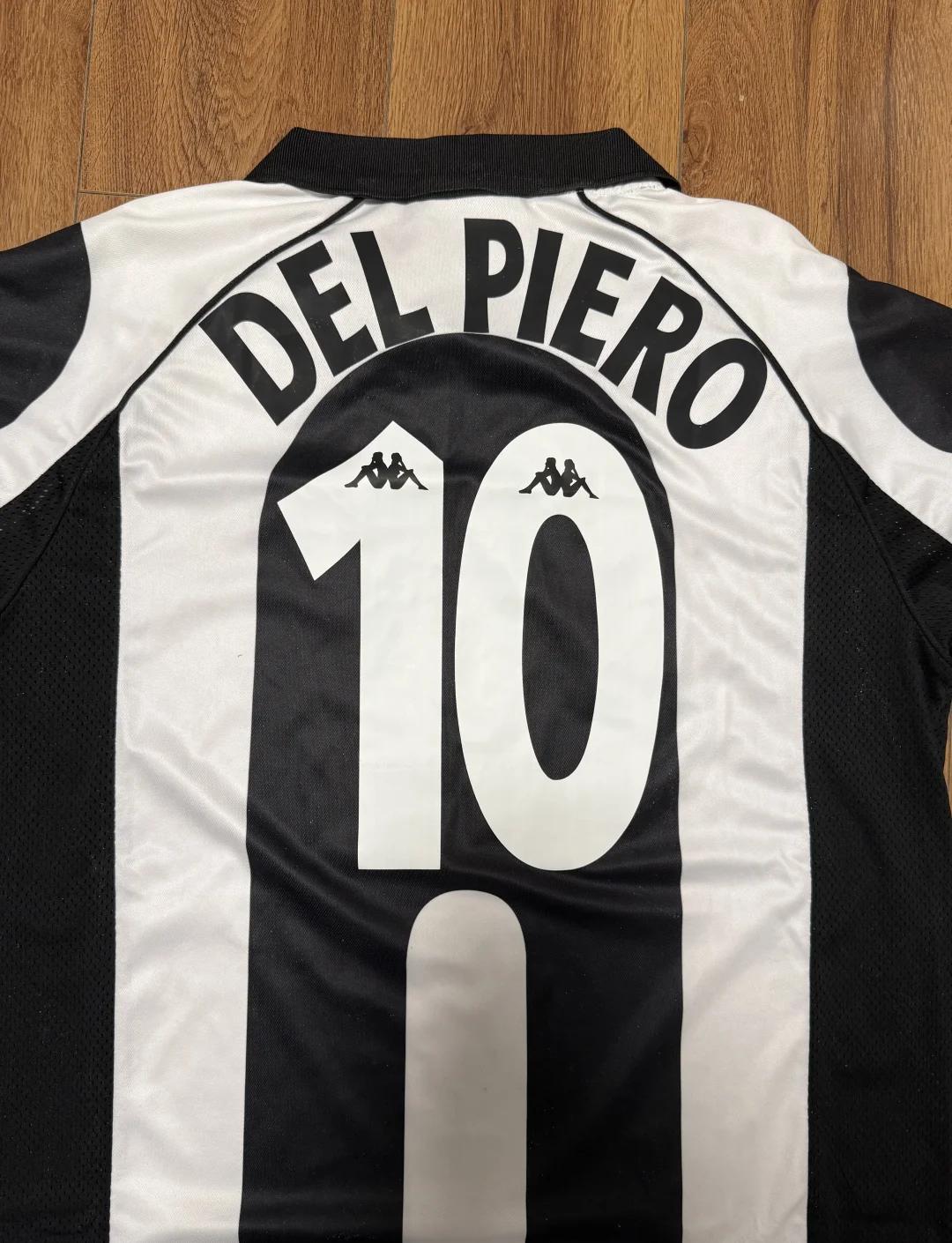 津门虎以1亿投资逆袭联赛前六，培养出三名国脚新星，展现草根逆袭与青训潜力。