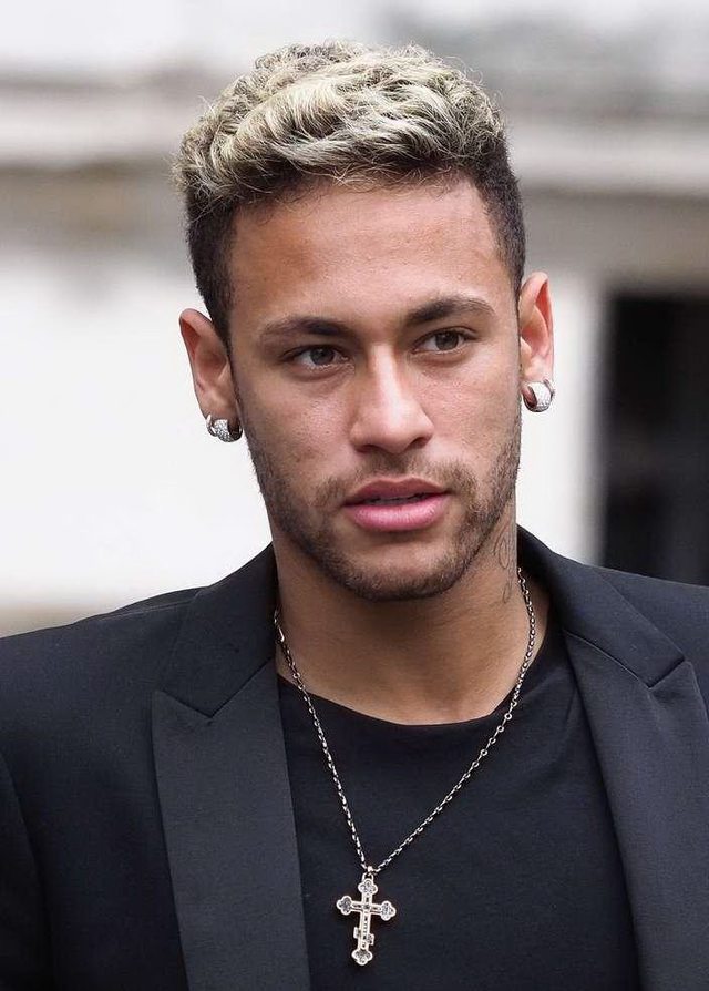 曼晚：B费对未来去向持开放态度，拜仁和国米均对他有意（曼晚：B费对下家持开放态度，拜仁与国米均有意）