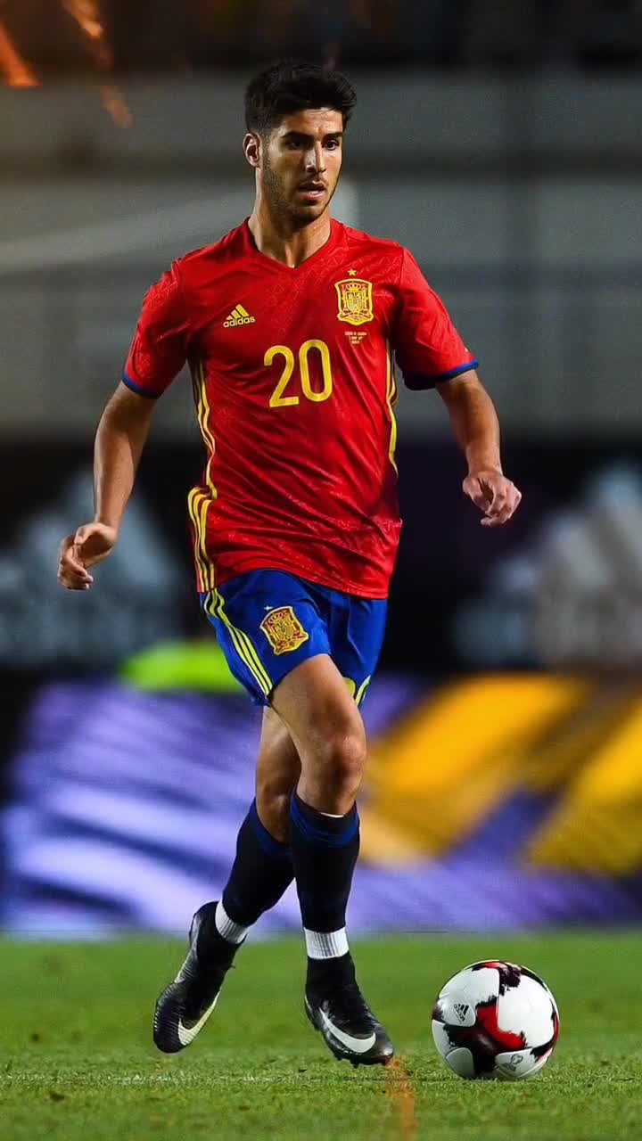 半场战报：热那亚1-1维罗纳，洛伦佐-科隆博建功，拉菲克-贝尔加利破门（半场战况：热那亚1-1维罗纳，洛伦佐-科隆博破门，拉菲克-贝尔加利也进球）