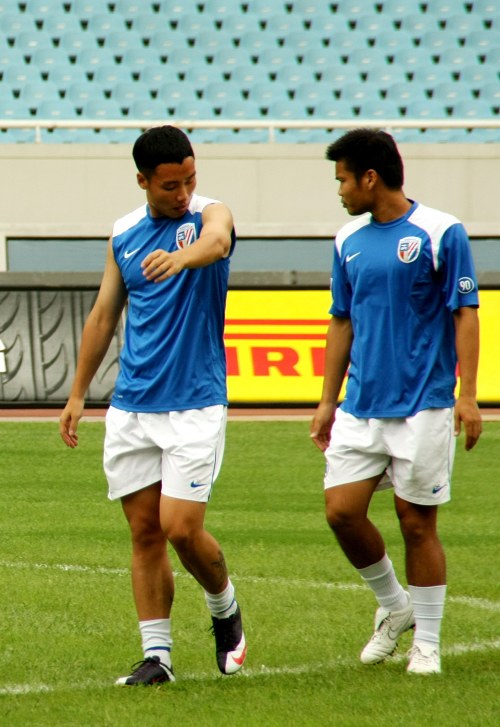 阿森纳青训爆发！15岁道曼破门+13岁穆尼奥斯1球2助（阿森纳青训大放异彩：15岁道曼建功，13岁穆尼奥斯一球两助）