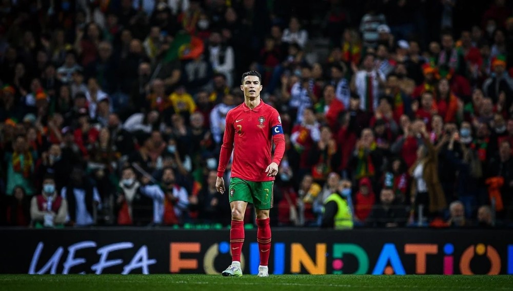 1亿镑！曼城头号引援目标遇天价，安德森转会陷僵局（1亿英镑要价！曼城追逐安德森受阻，交易陷入僵持）