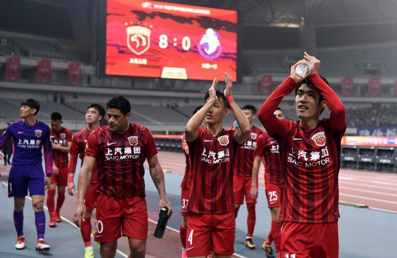 状态一般！阿夫迪亚14中7得到17分7板7助5失误5犯规（发挥平平：阿夫迪亚14投7中拿下17分7篮板7助攻，出现5失误5犯规）