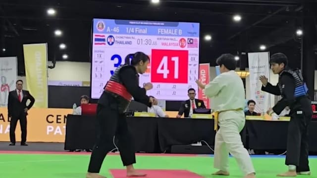 沙特联战报：本泽马破门，十人吉达联合2-1利雅得体育（沙特联赛战报：本泽马建功，十人吉达联合2-1击败利雅得体育）