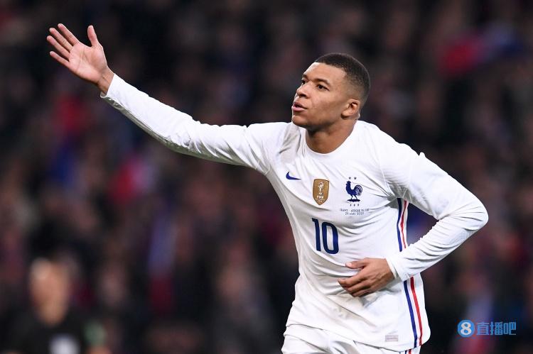 篮球CBA球队对阵激烈，比分胶着（CBA激战正酣，比分难分伯仲）