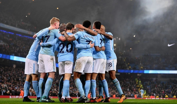 欧冠进球榜更新：莱万连续破门,（欧冠射手榜最新：莱万连场建功）